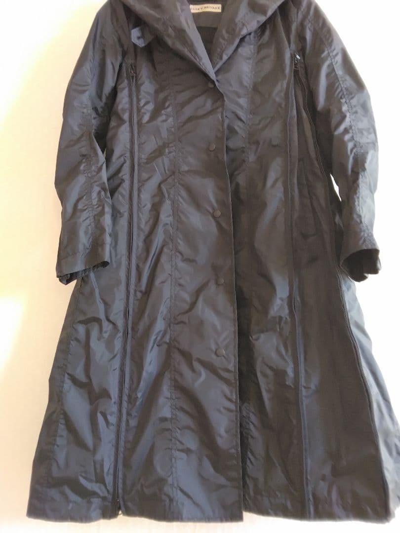 イツセイミヤケの未使用コート