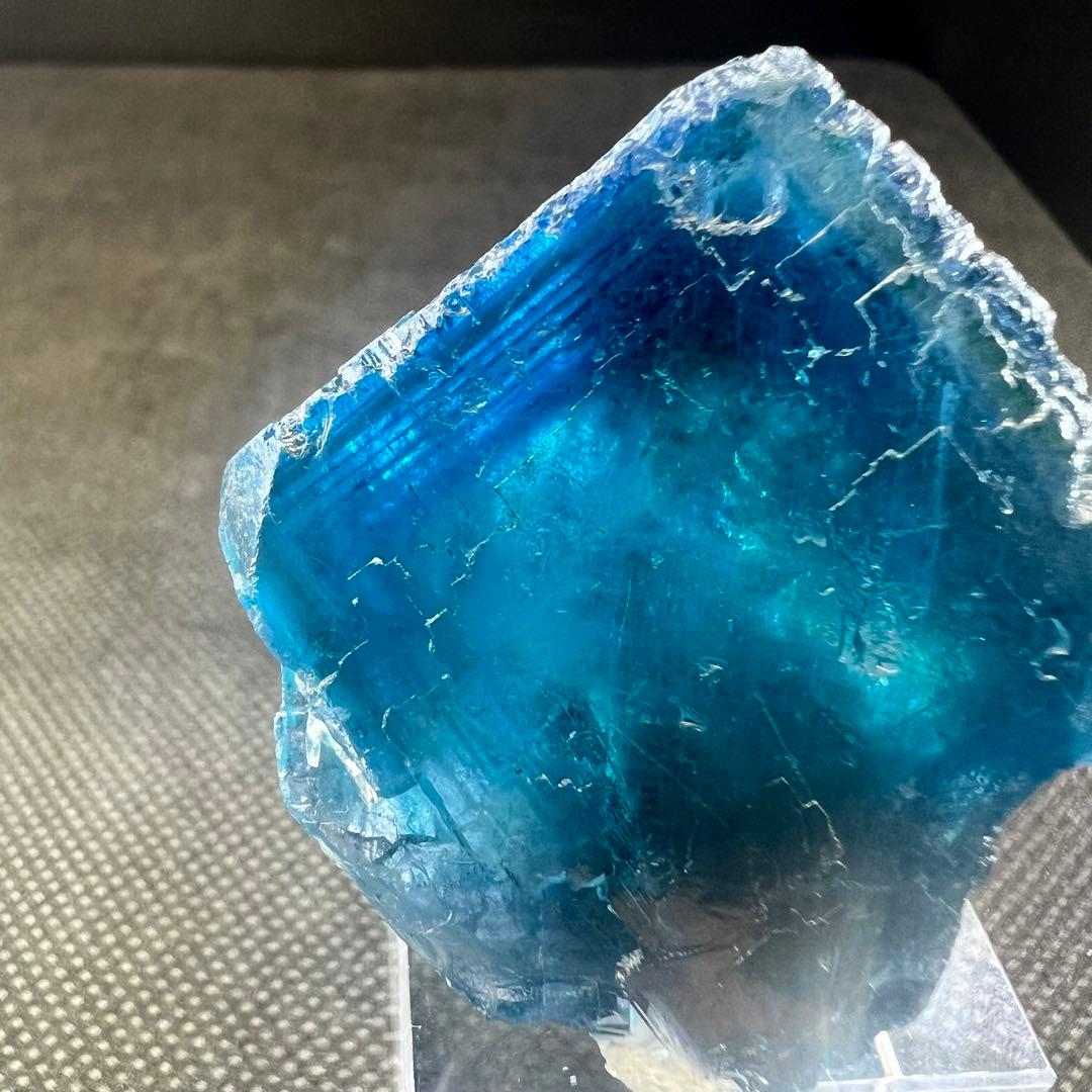 ヤオガンシャン　「ナイルブルー」ウィンドウ　「コバルトブルー」フローライト
