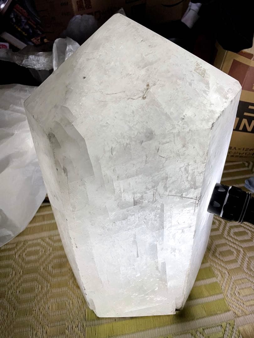 超巨大　水晶　六角柱　35キロ　巨大