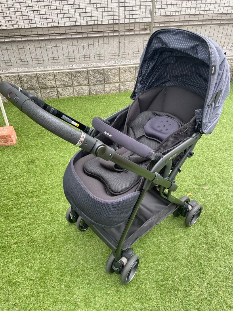 ベビーカー　アップリカ　オプティアクッショングレイス　ネイビー