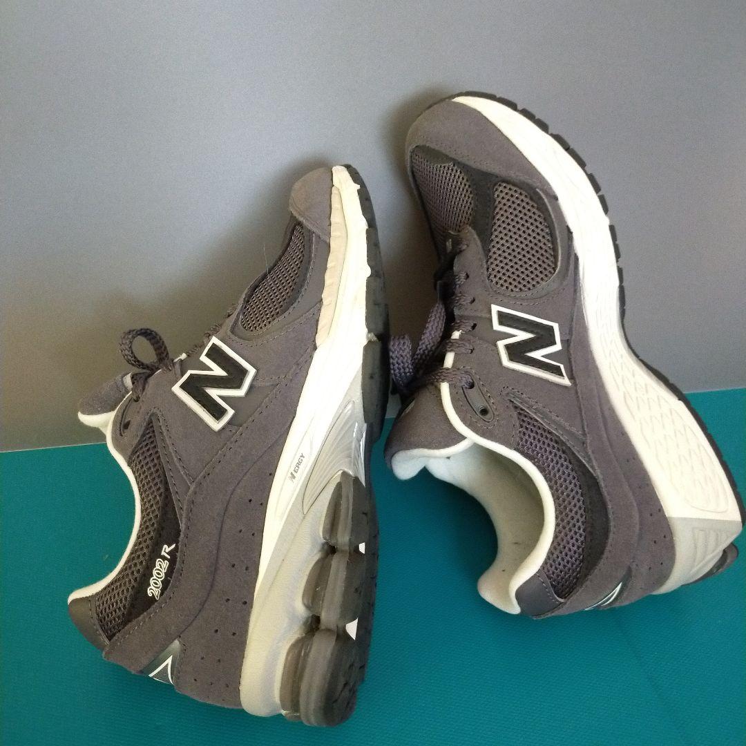 値引　ニューバランス2002R 新品　グレー23cm スニーカー