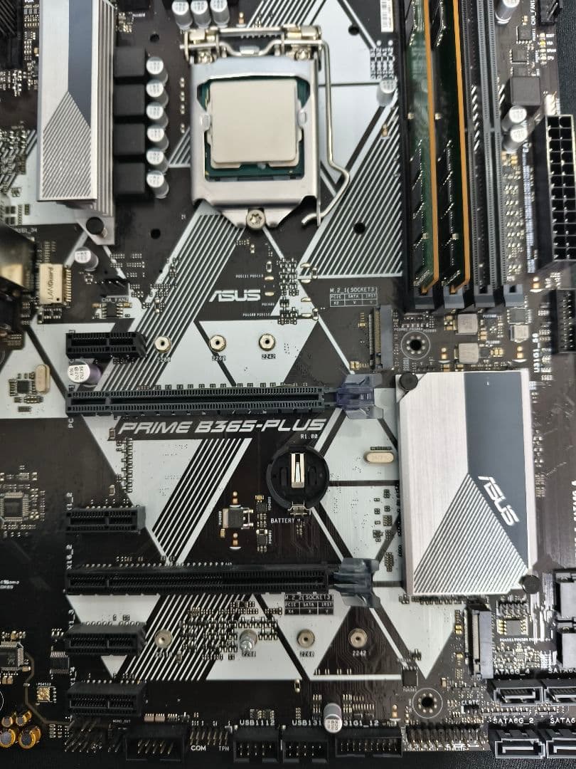 グラフィックボード・グラボ・ビデオカード ASUS PRIME B365-PLUS +i7 9700 +16GB DDR4