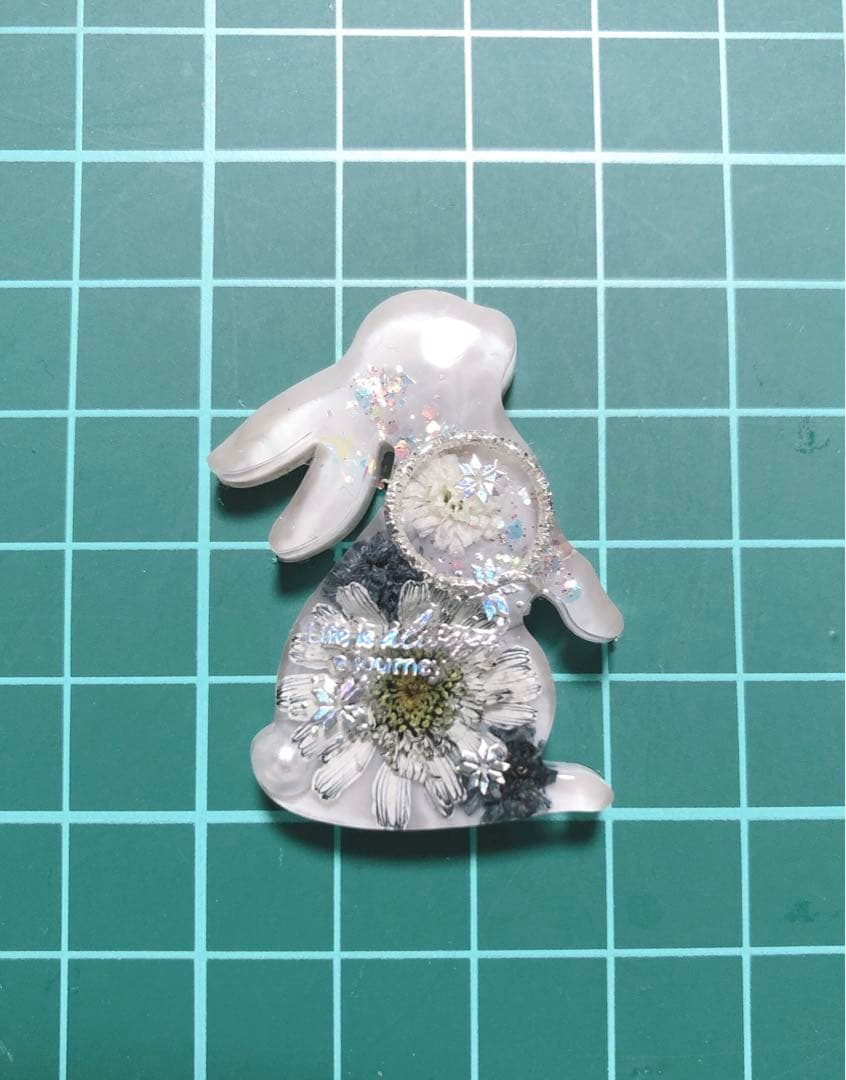うさぎちゃん　レジン　ハンドメイド　ヘアゴム