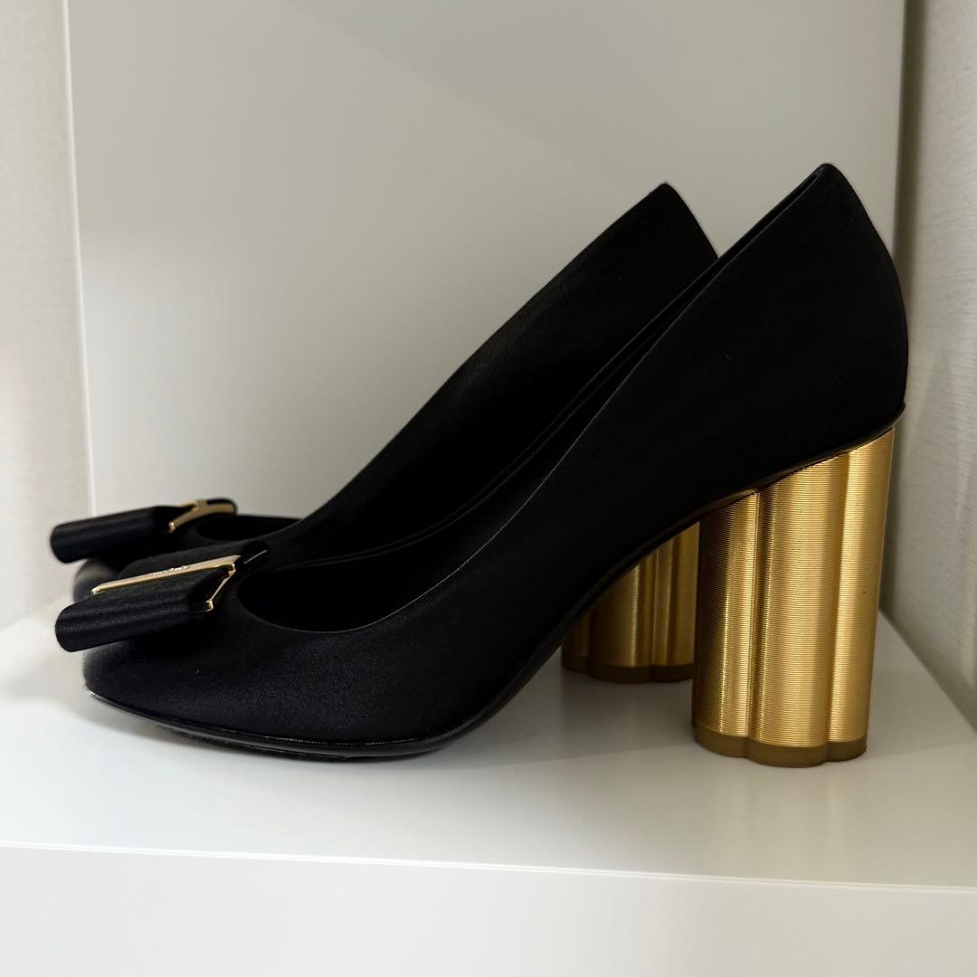 Ferragamo CAPUA85T 黒パンプス 5 1/2C