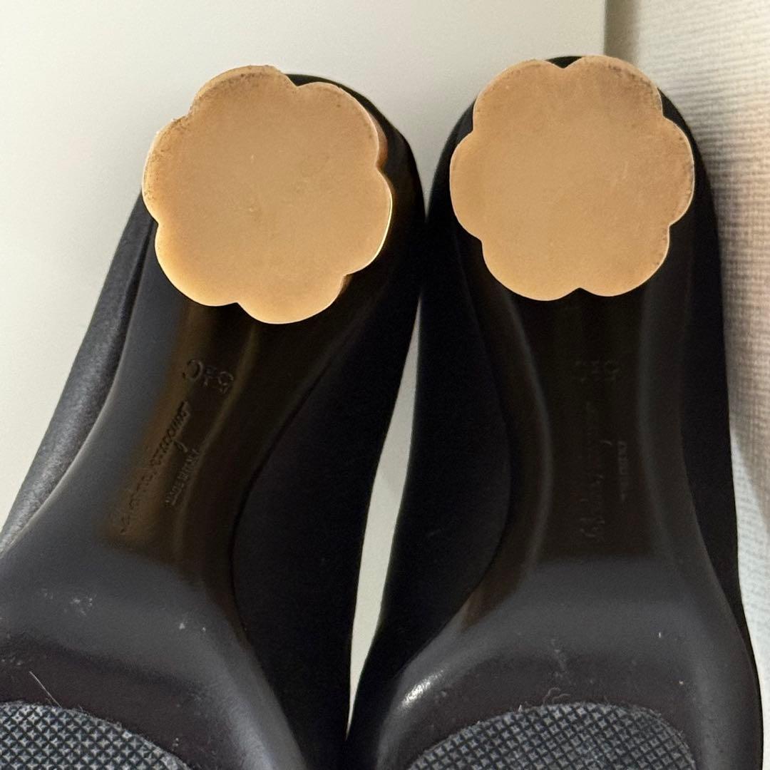 Ferragamo CAPUA85T 黒パンプス 5 1/2C