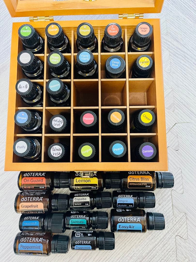 doTERRA エッセンシャルオイル 木箱