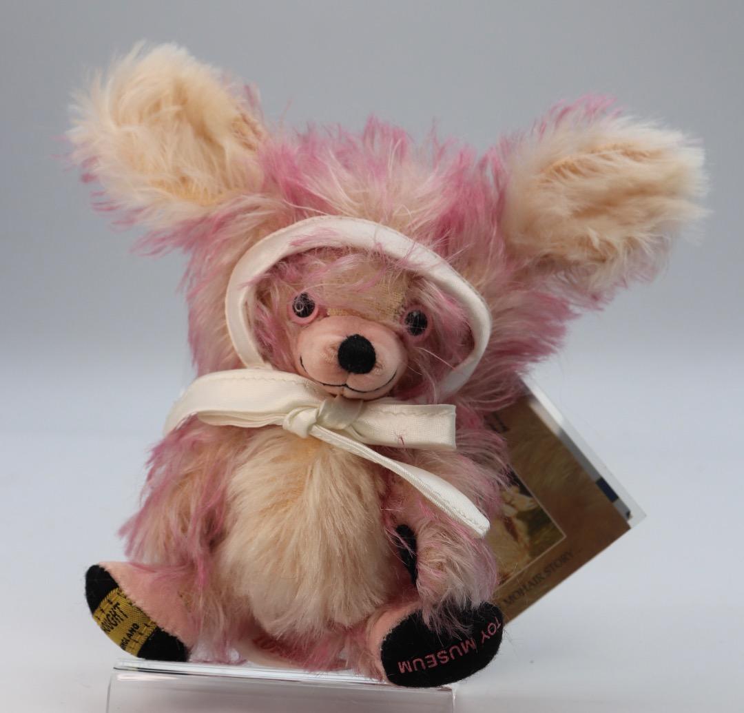コレクション TOY MUSEUM TIPPED PINK BUNNY PUNKINHEAD