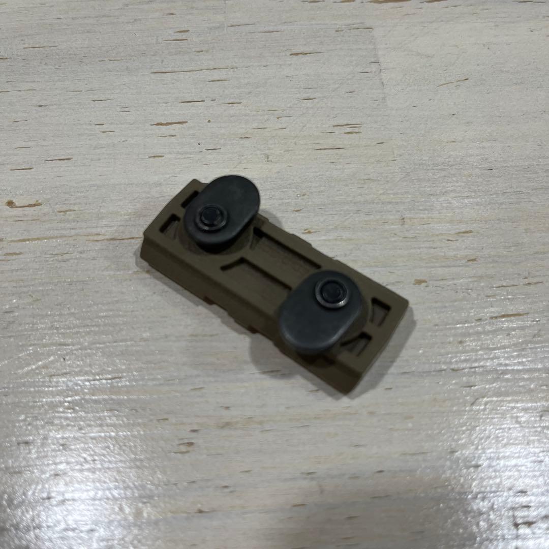 実物　MAGPUL マグプル　サイト　グリップ　FDE M4などに