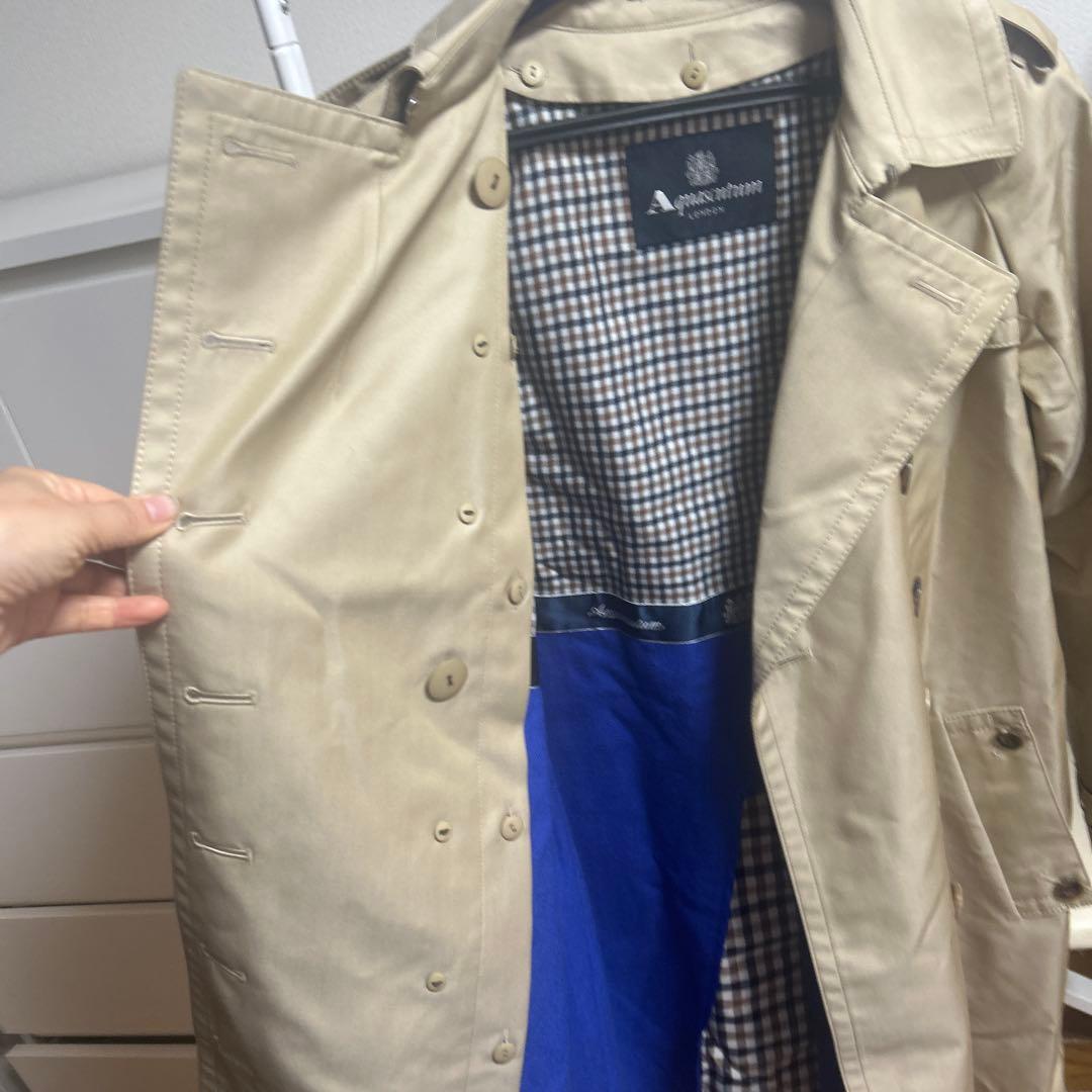 【アクアスキュータム】トレンチコート