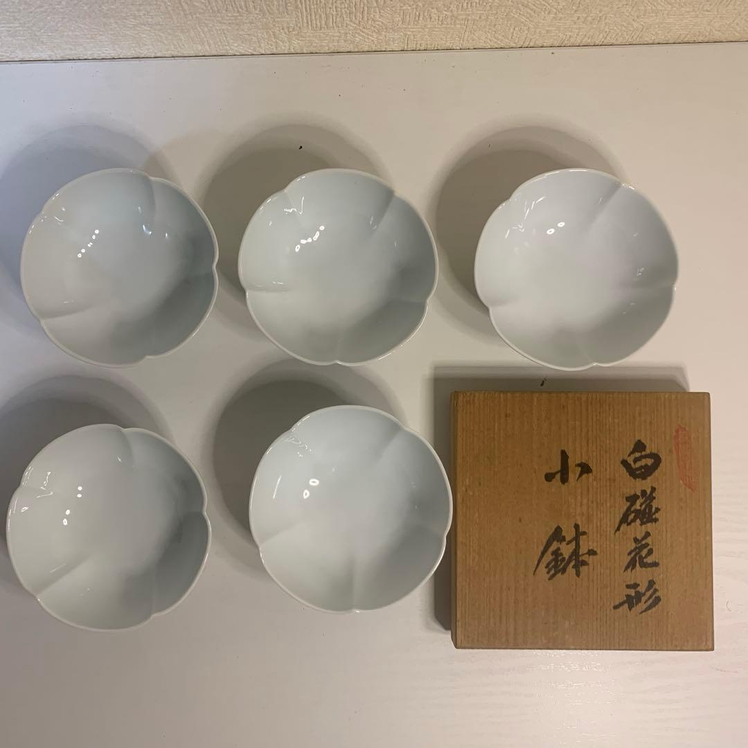 人間国宝　井上萬二　白磁梅型小鉢　5客