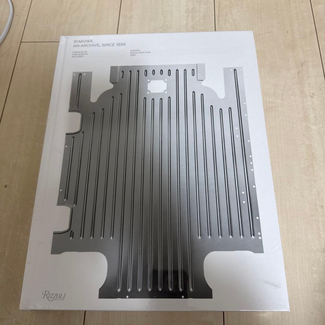 本RIMOWAアーカイブブック since1898裏一部傷あり