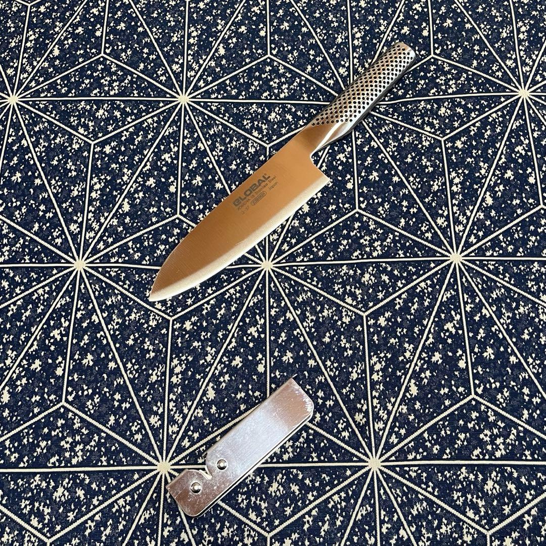 包丁　グローバル　三徳16センチ　シャープナー