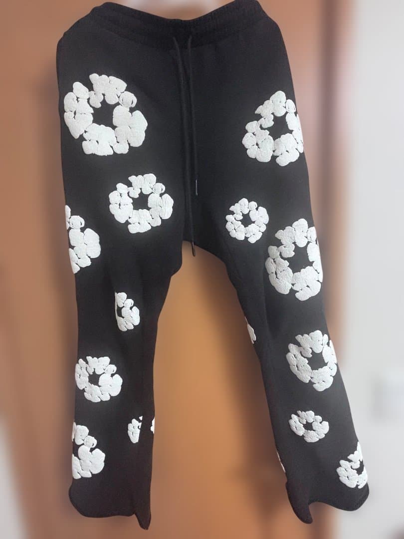 デニムティアーズ　黒　フレアパンツ