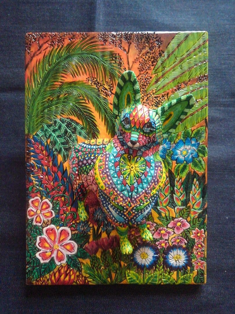 木彫りのアレブリヘ風 コーギーの3D壁掛け