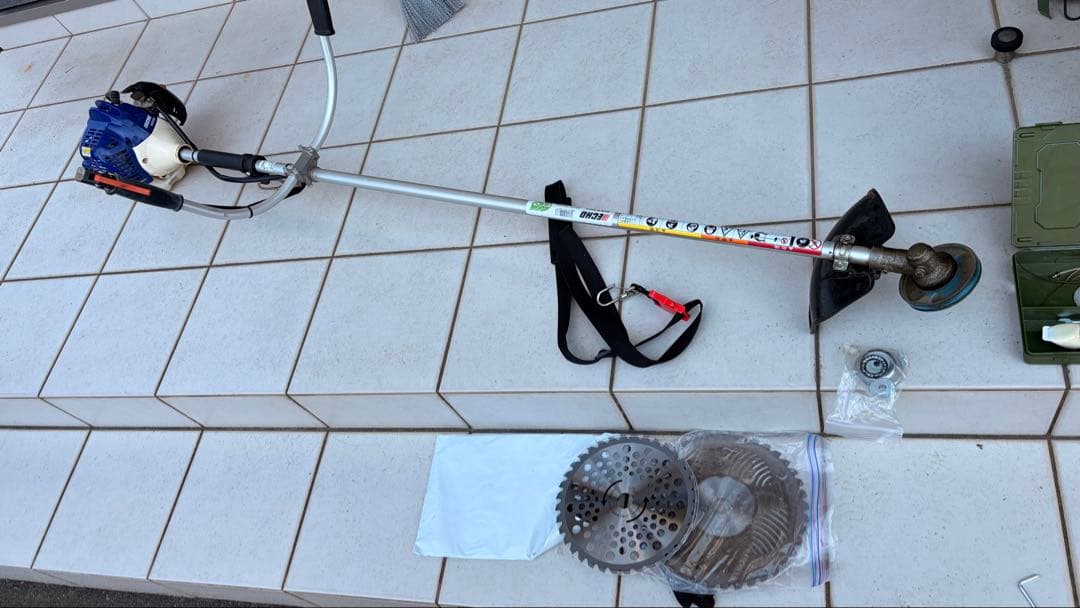 ECHO　エコー　エンジン刈払機　草刈機　EGT260