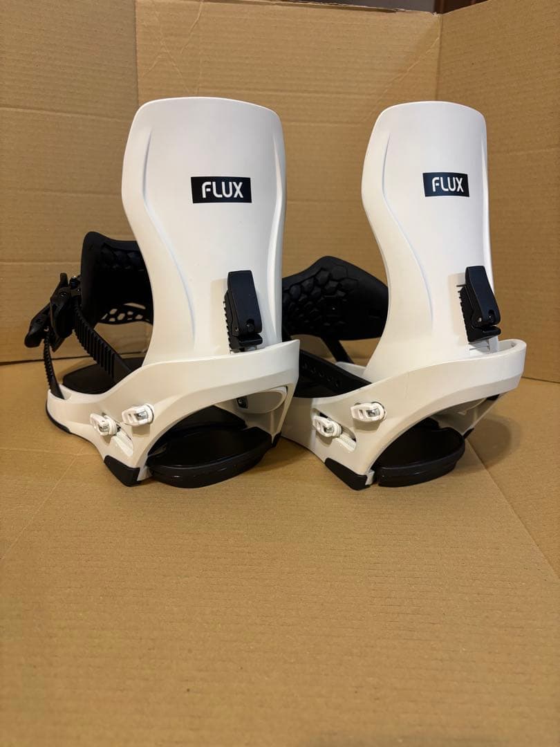 美品　25-26 FLUX CV OFF WHITE SIZE:M