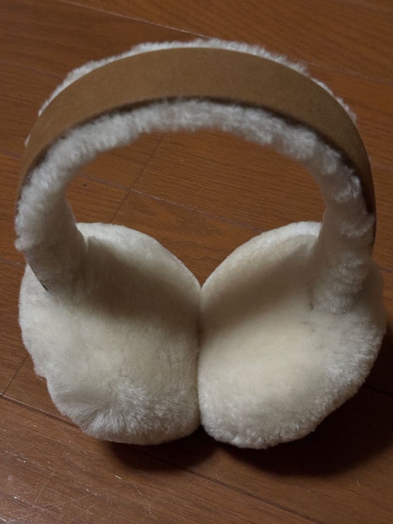 お値下げ‼️UGG シープスキンイヤーマフ