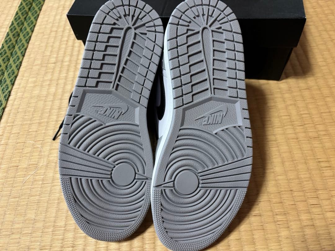 靴 Nike Air Jordan 1 MID 25cm