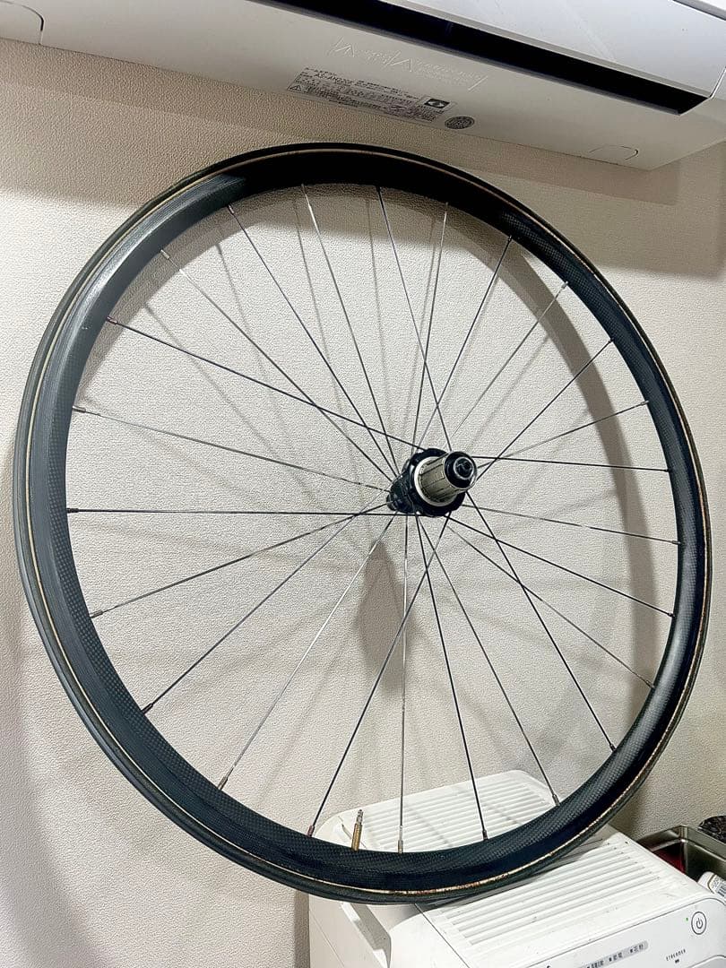 【カーボン製 完組ホイール】 軽量950g！クラック有チューブラータイヤ付