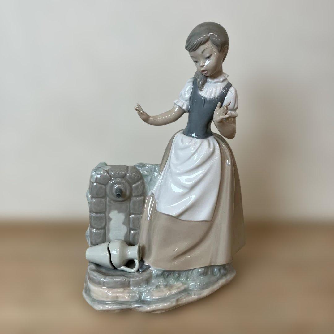 LLADRO NAO リヤドロ フィギュリン 少女と壊れたジャー 置物