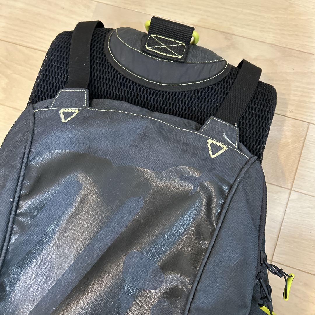 マズメ レッドムーン 8th ライフジャケット