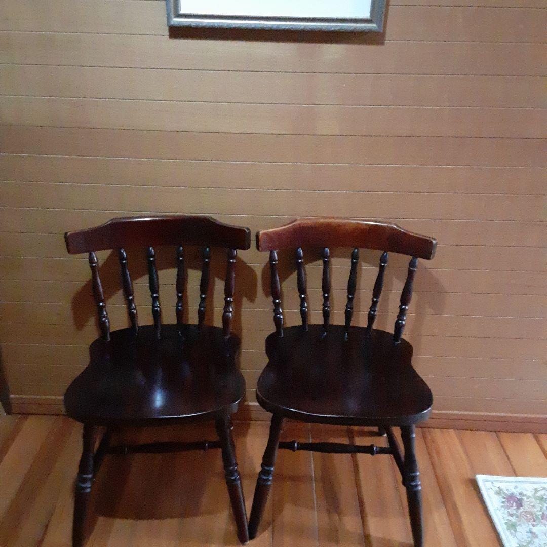 ダークブラウン スピンドルバック椅子 2脚