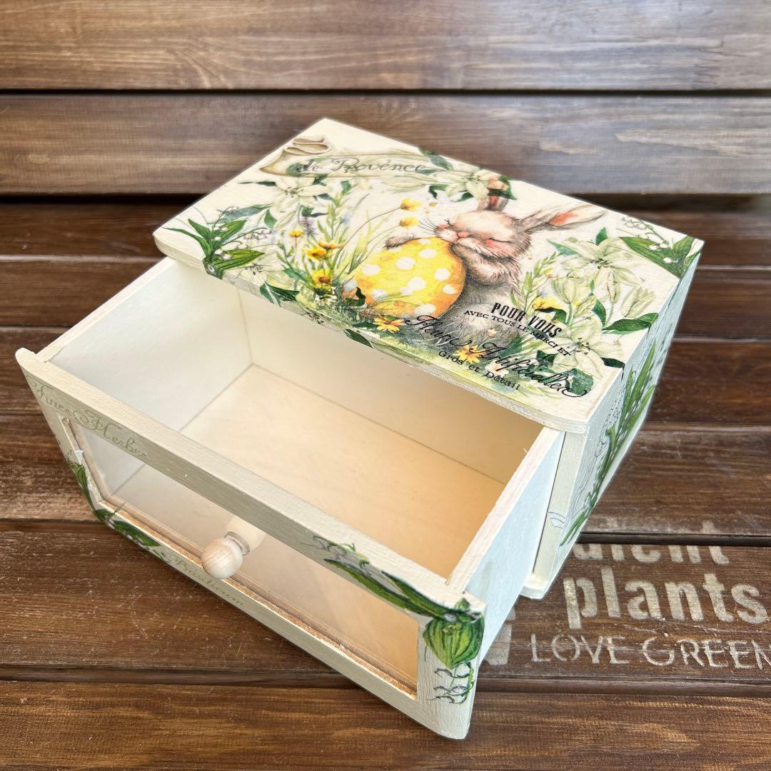 売切れリメイク 木製引き出しボックス グリーンと白い花 黄色いたまごのうさぎさん