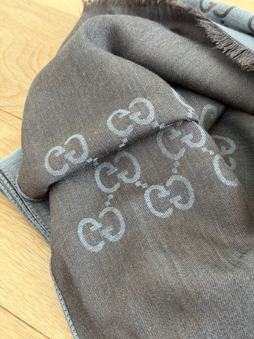 GUCCI GGロゴストール グレー/ブラウン