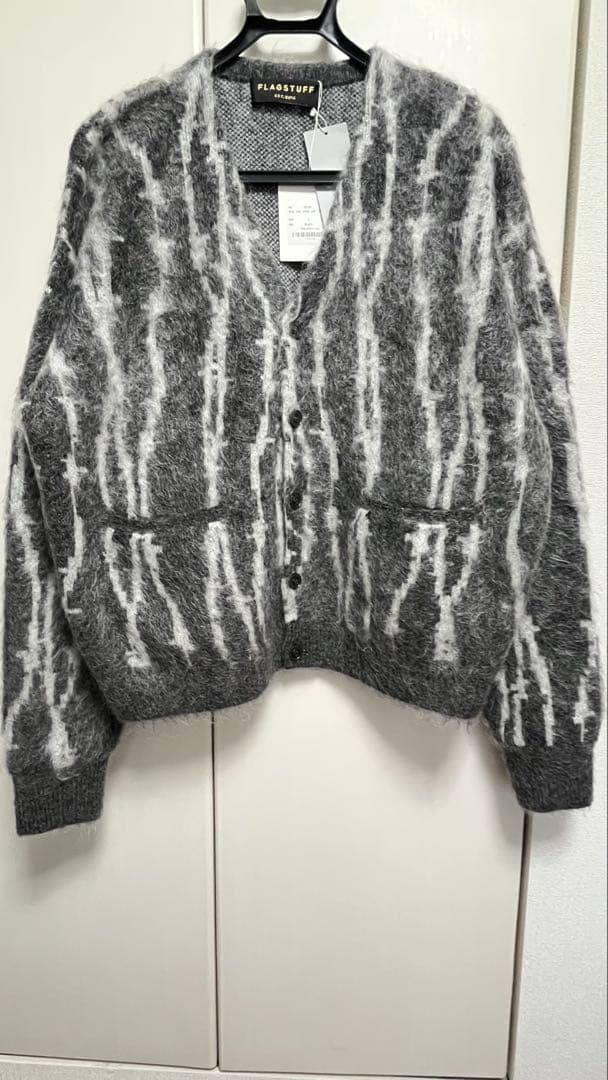 フラグスタフ ワイヤーストライプニットカーディガン