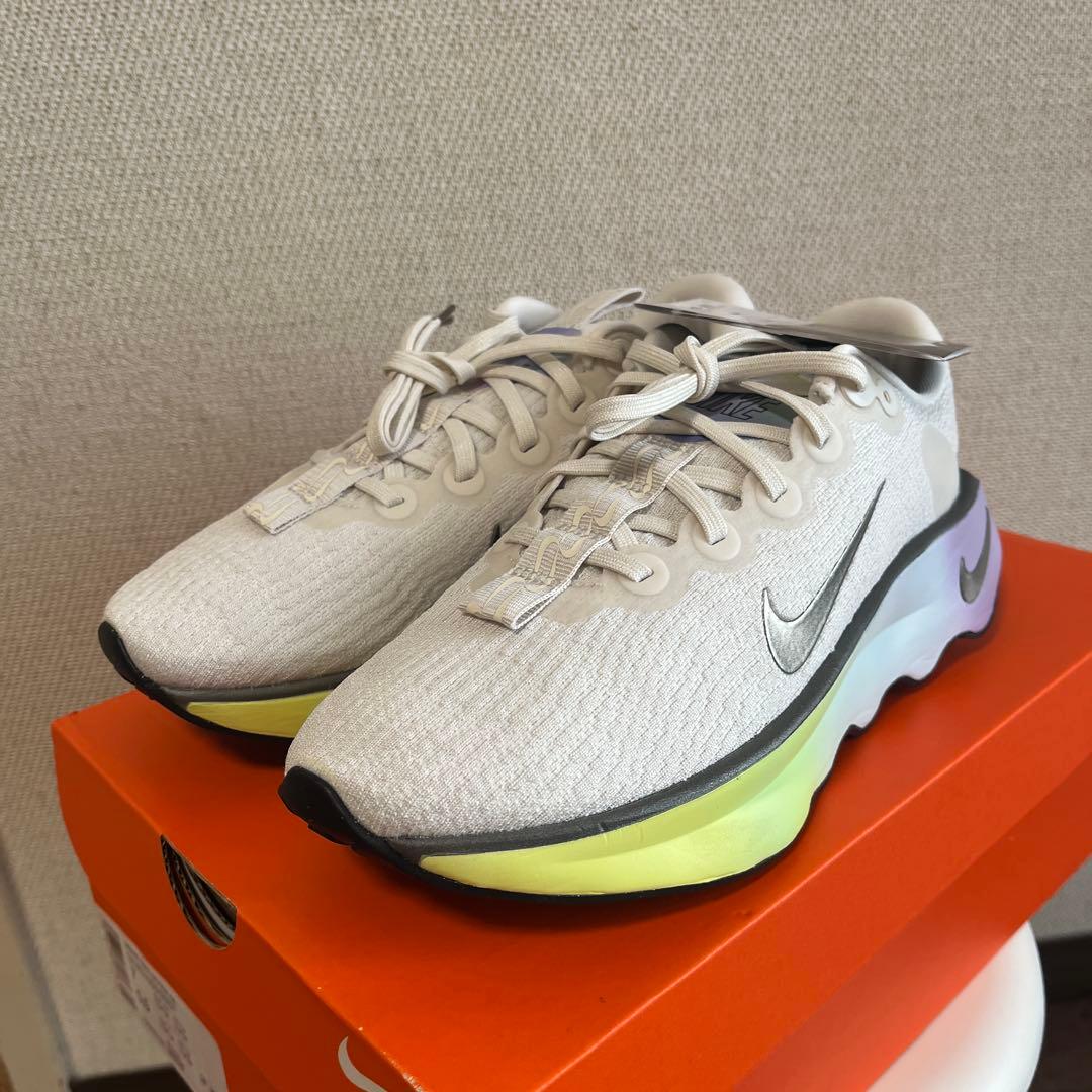 NIKE モティバ SE 24cm