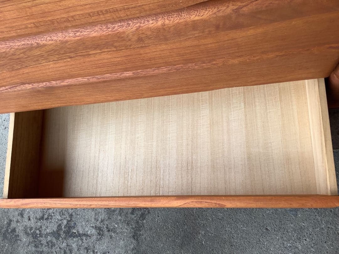 昭和レトロな木製チェスト 4段8杯 ローチェスト KYOWA（★）