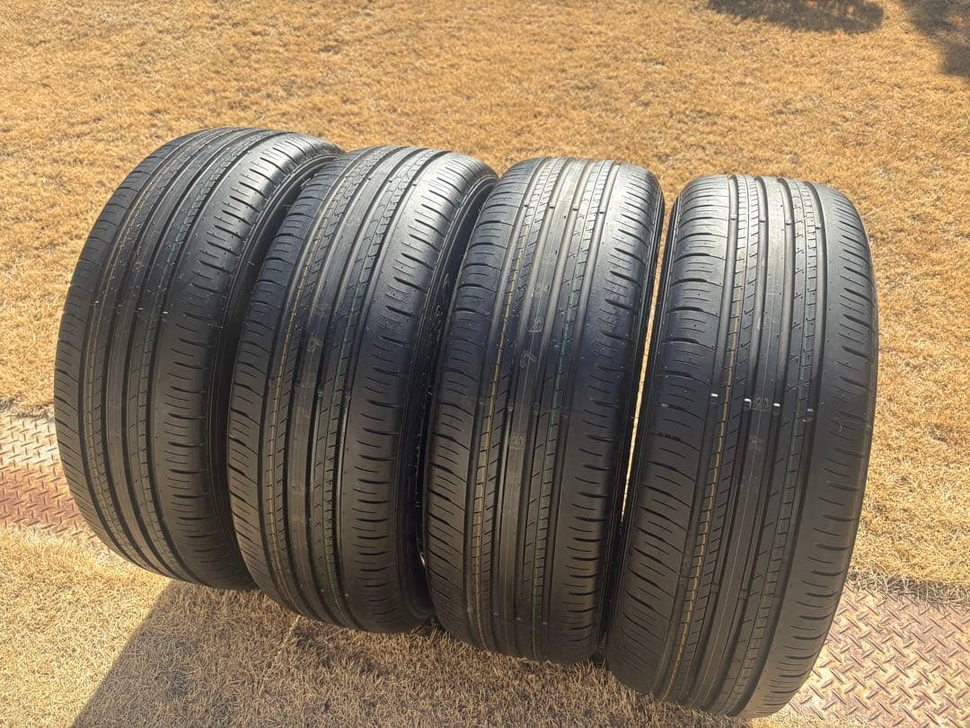 225/60R18 ダンロップ製タイヤ　ハリアー、RAV4、アルファード等