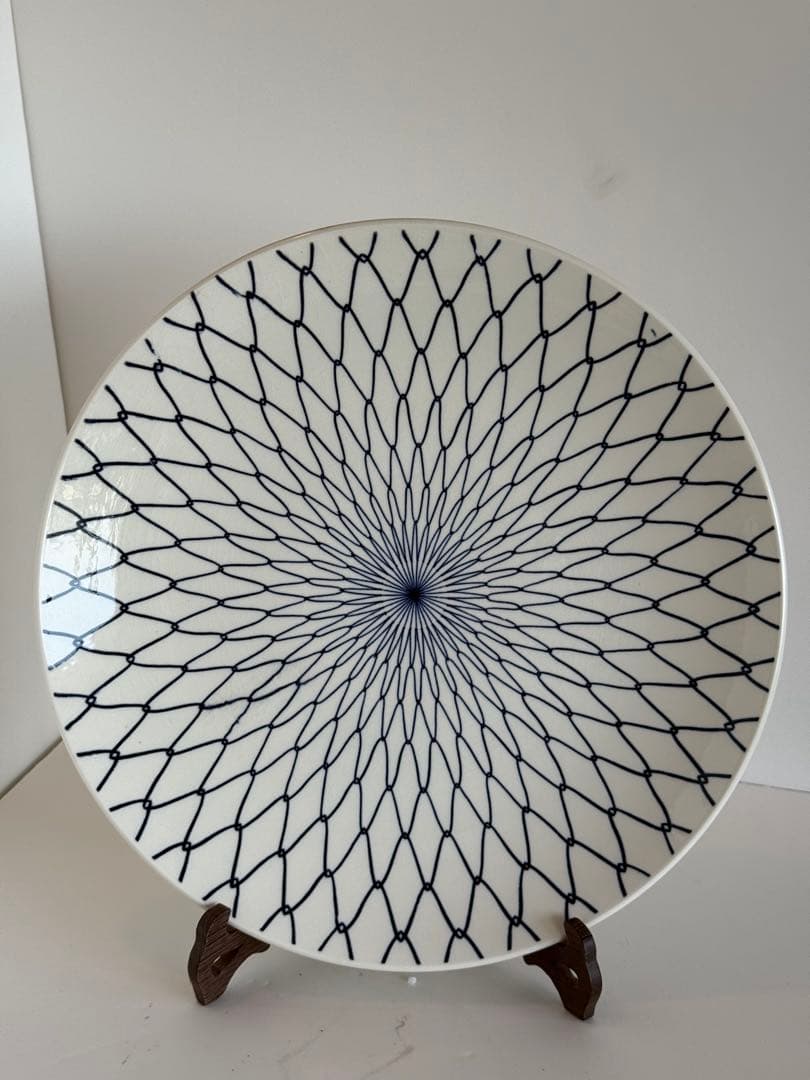 網目模様の青い陶器皿