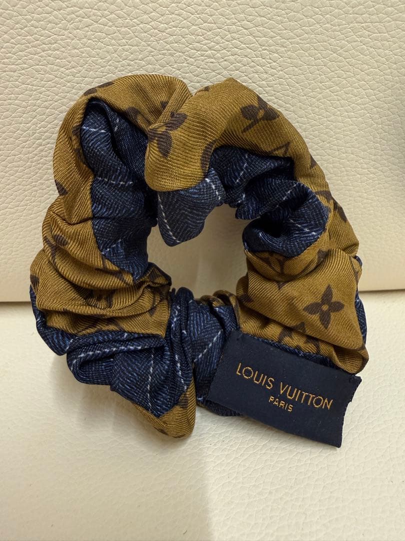 LOUIS VUITTON シルク ヘアシュシュ