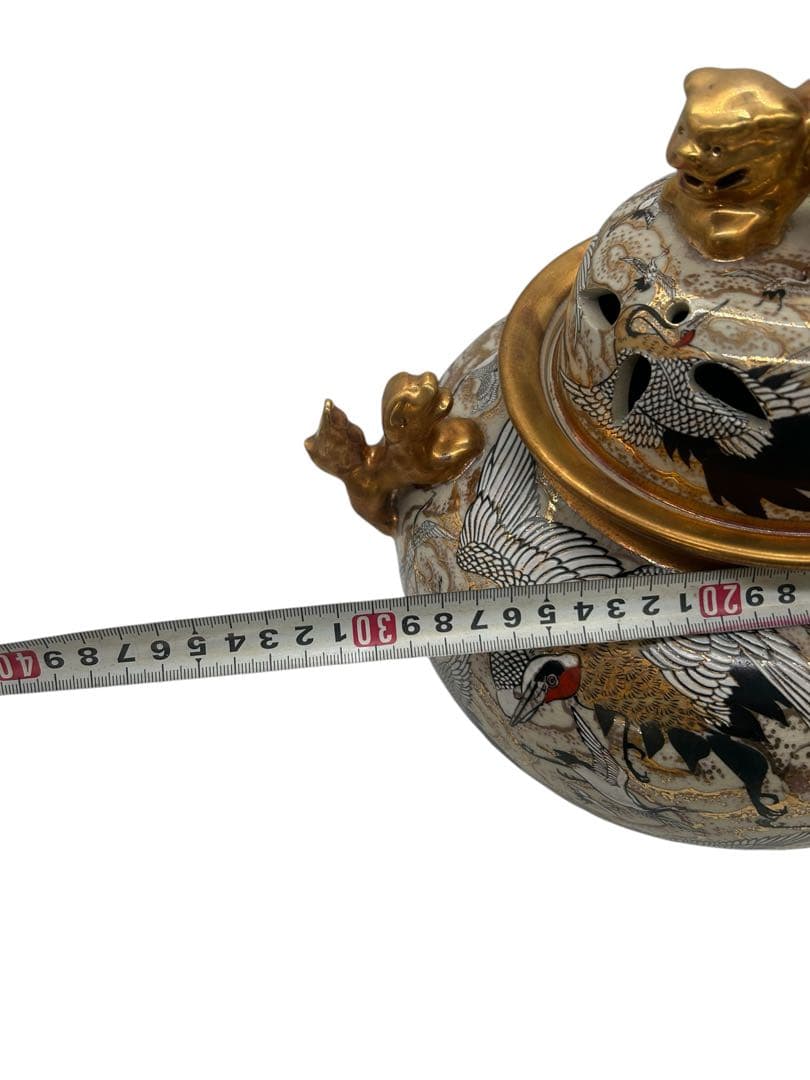 蓋付金襴手細密人物図三足飾壺 薩摩焼 明治時代 色絵 金彩 香炉 骨董品