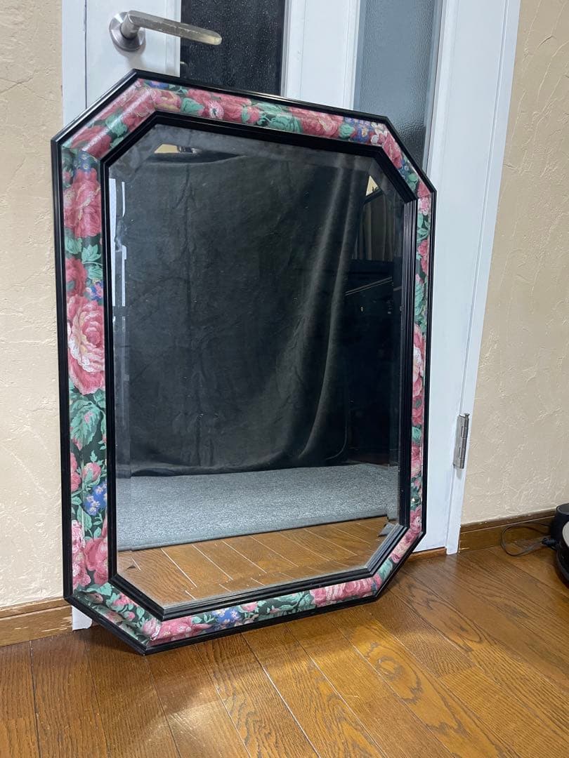 壁掛け鏡イタリア製