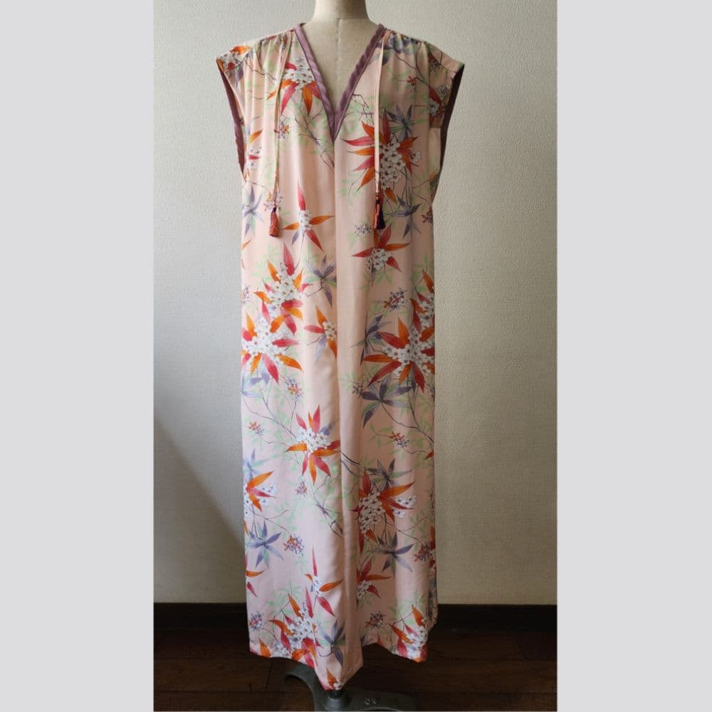 Vネック ワンピース　着物リメイク