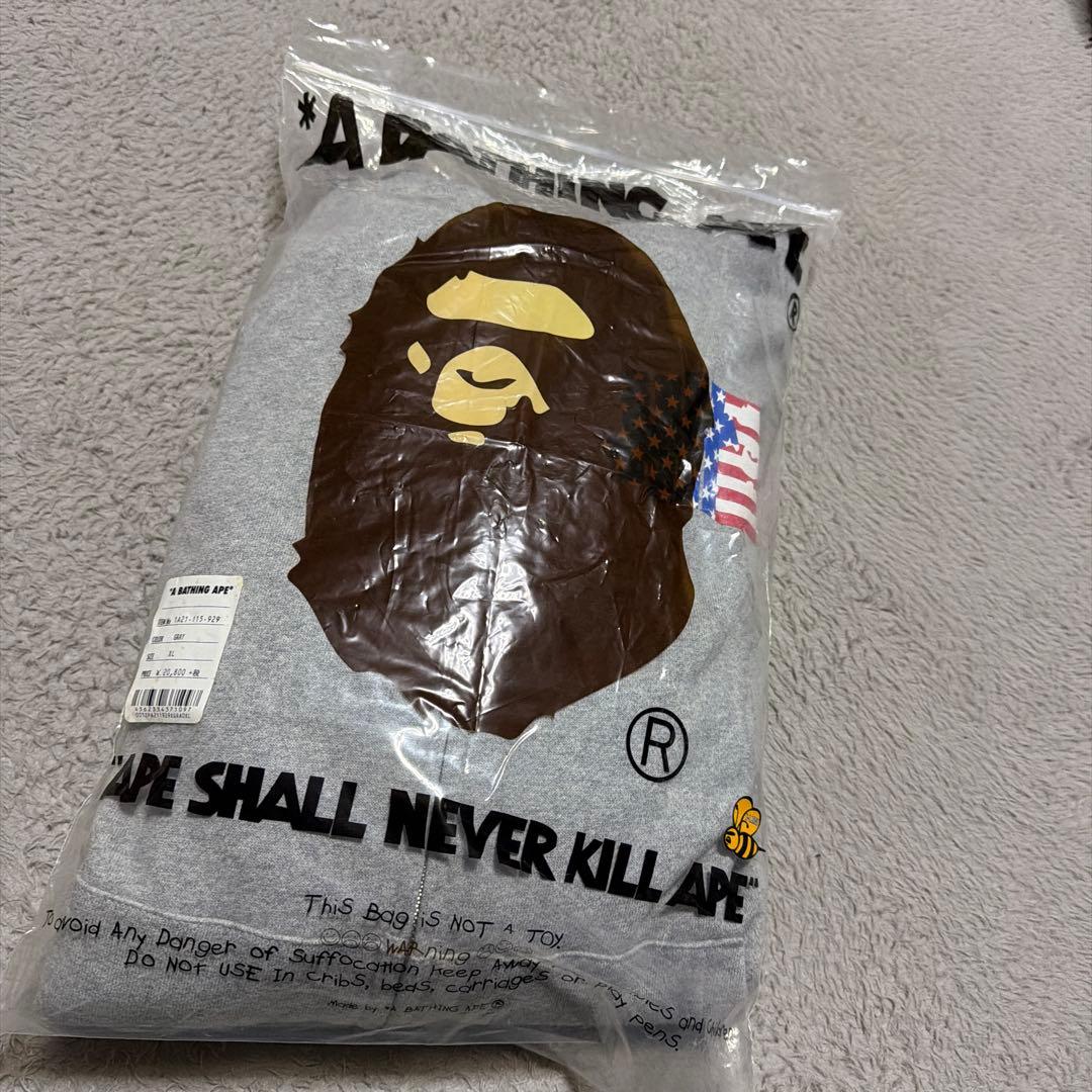 A BATHING APE BAPE undefeated LA限定　パーカー