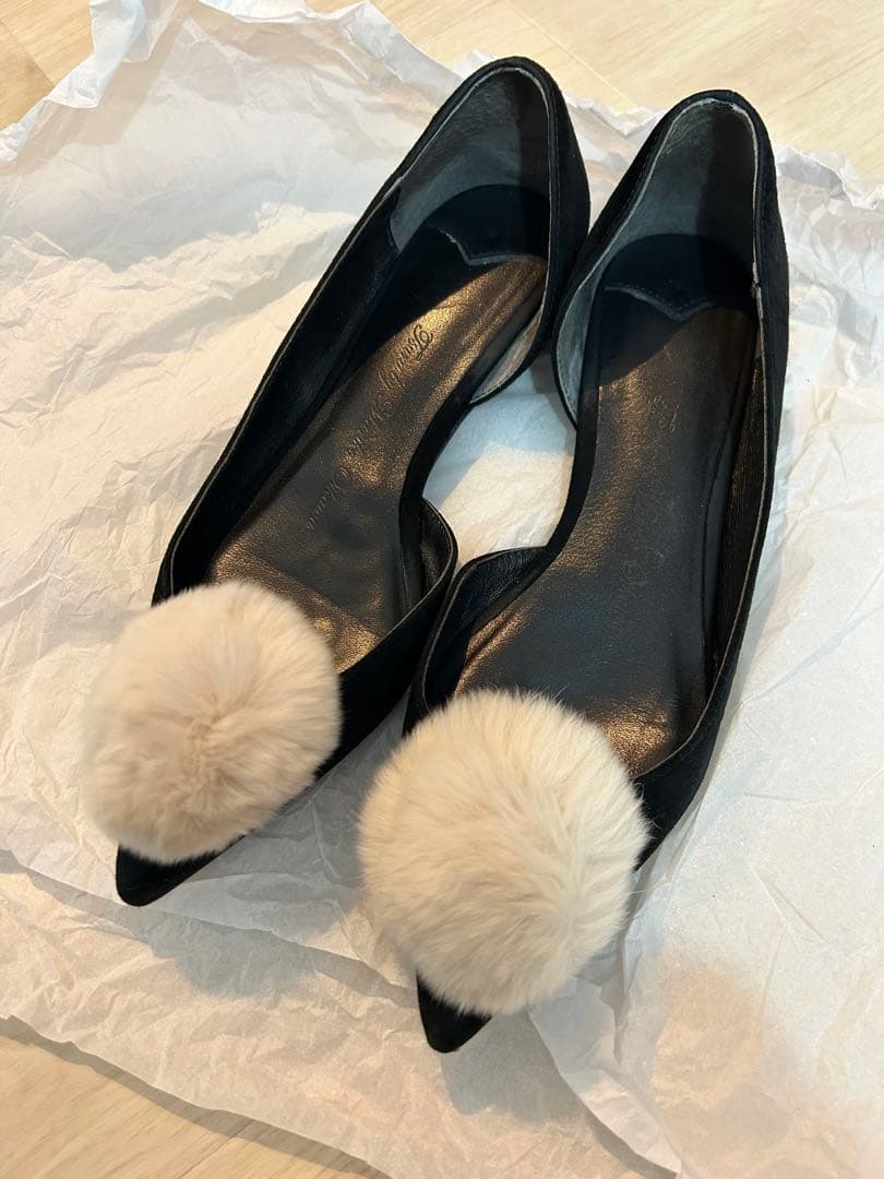 ツルバイマリコオイカワElsa ファー付きパンプス