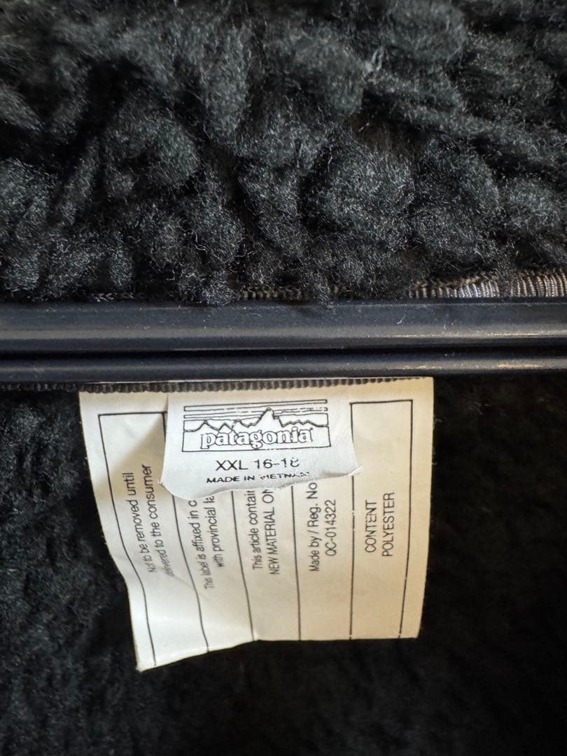 未使用　パタゴニア　リバーシブル　kids XXL
