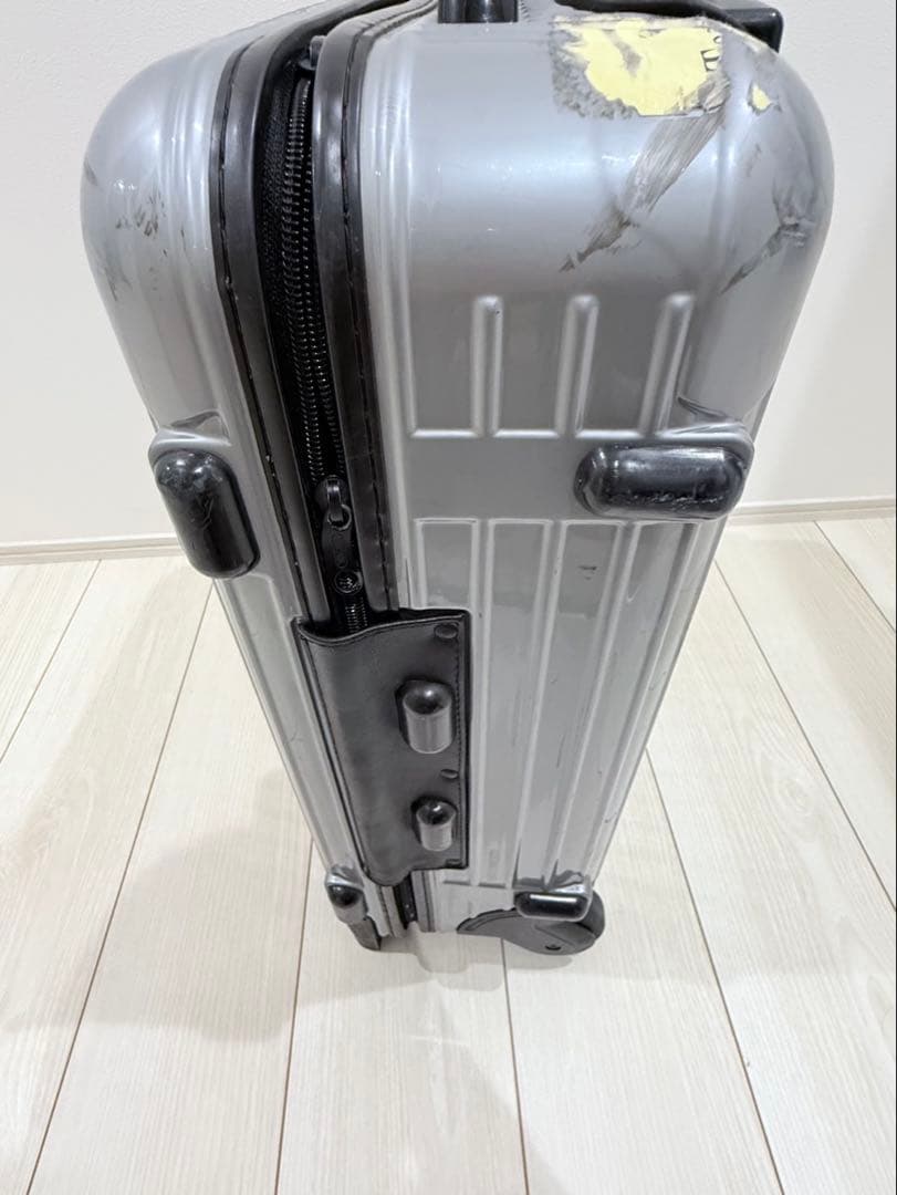 RIMOWA キャリーケース（鍵なし）