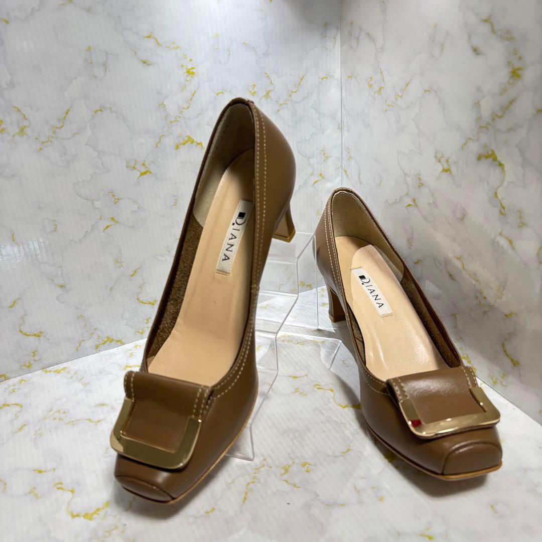 ダイアナ✨新品未使用 バックル付レザーパンプス ブラウン 22.5cm