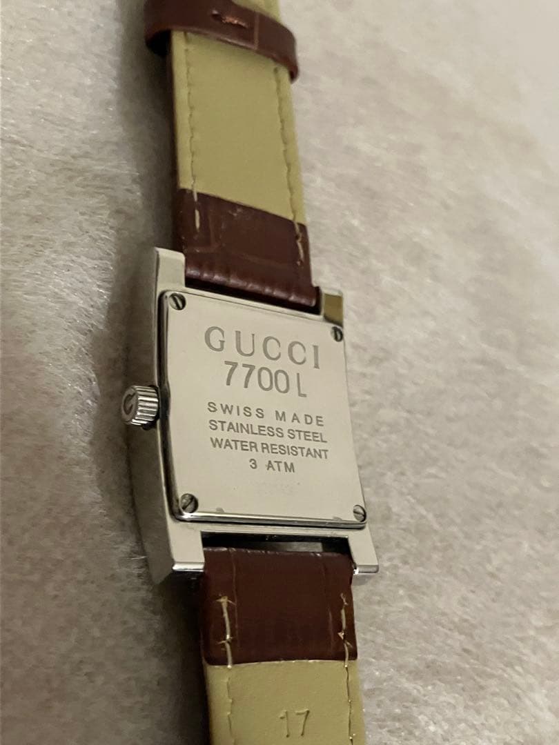 値下げ GUCCI アナログQZ腕時計 電池、革ベルト新品交換済 尾錠オリジナル