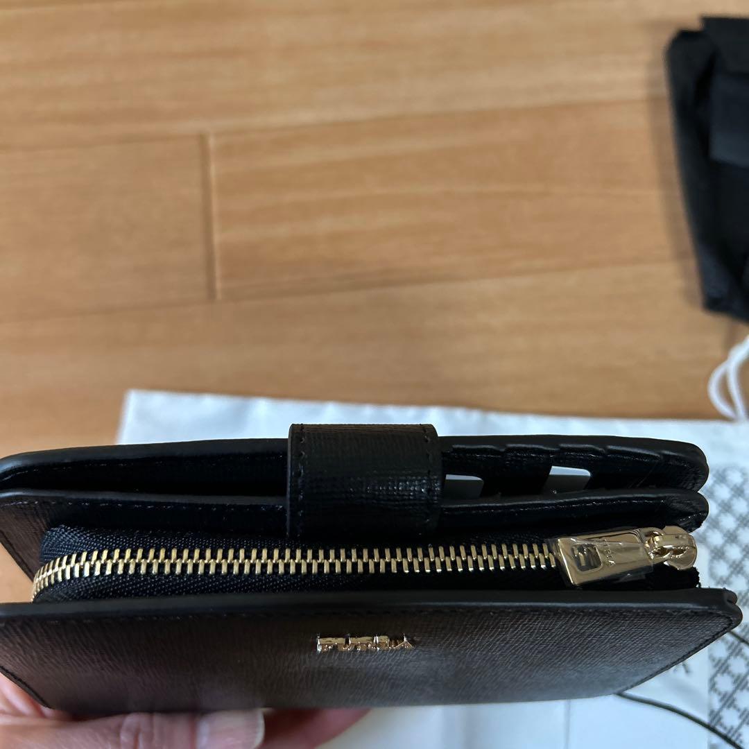 フルラ　二つ折り財布バビロンM ブラック黒　新品自宅保管FURLA L字