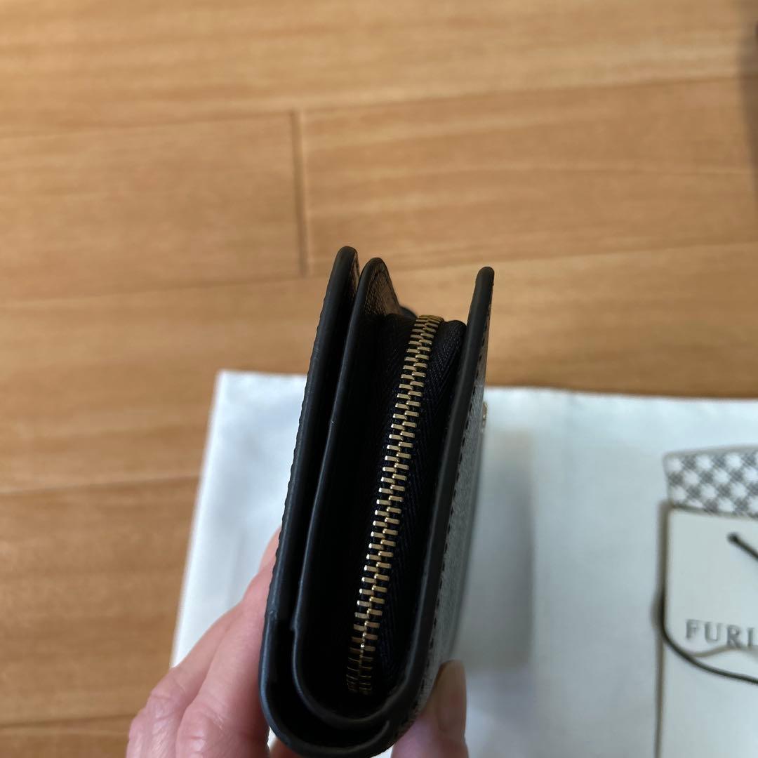 フルラ　二つ折り財布バビロンM ブラック黒　新品自宅保管FURLA L字