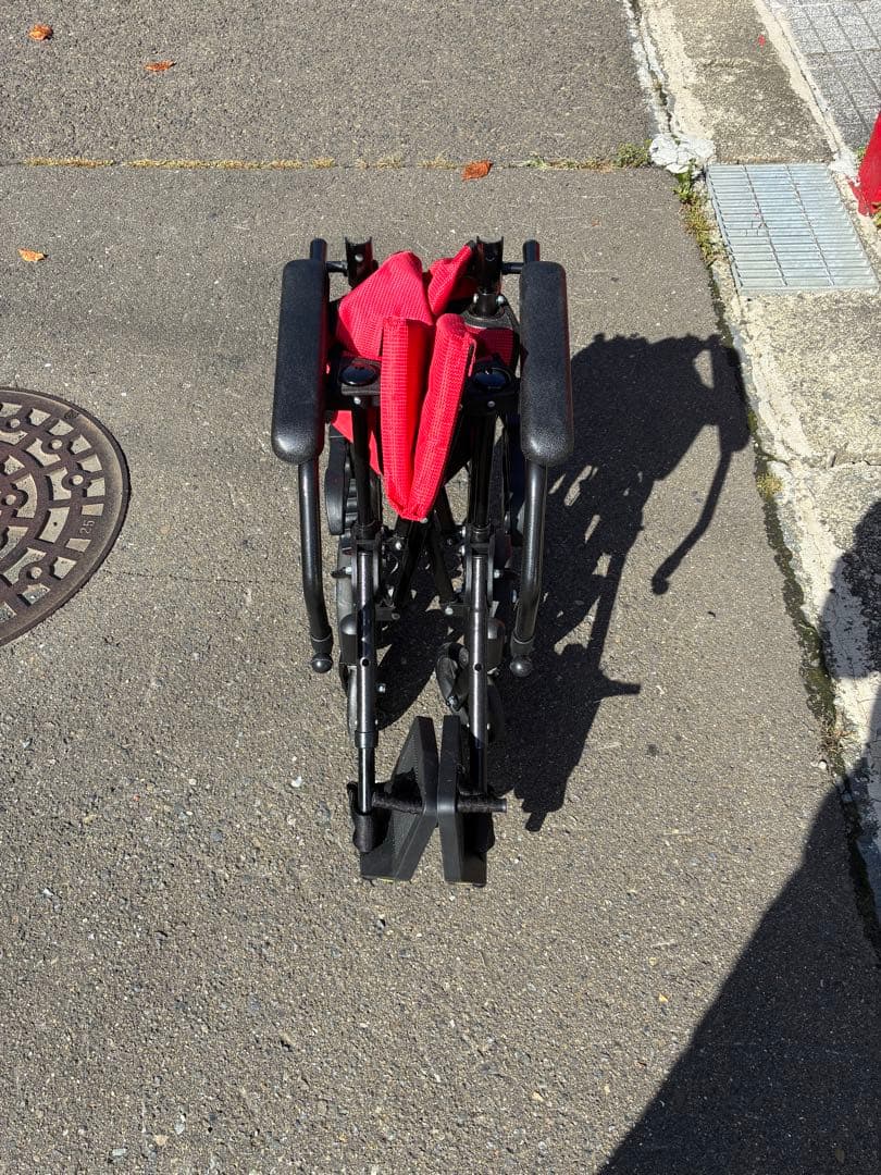 携帯型介助用簡易車イス、Handy Light