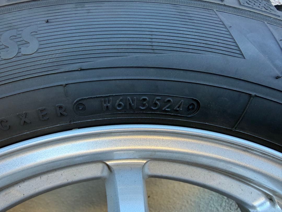 ラーメン丸215/60R17 96Q スタッドレス ホイール4本セット