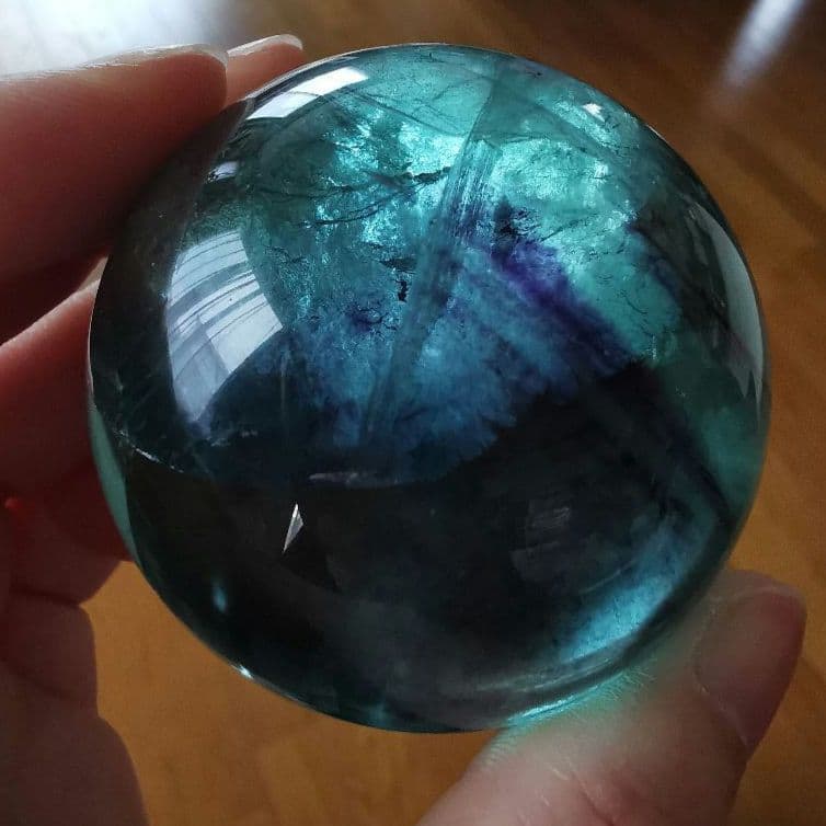 台座付き 雑色有 虹入り フローライト 丸玉 C