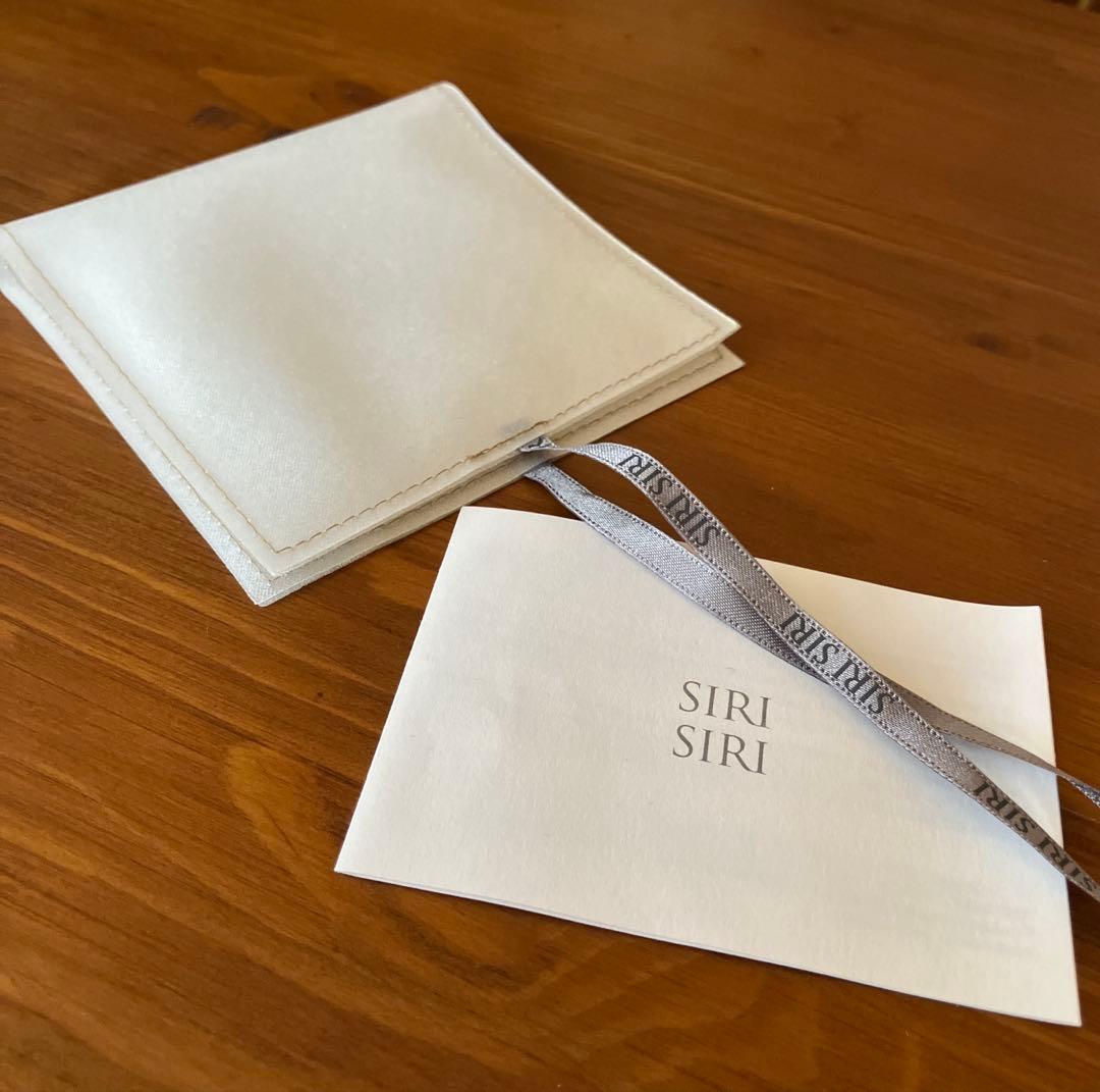 t*i様 美品★SIRI SIRIシリシリ★k18 DOTS Earringsピ