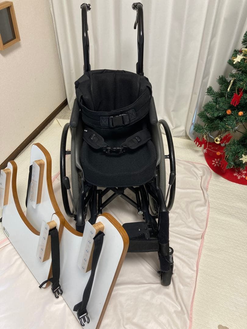 ミキ　フォース　子供用車椅子　22インチ